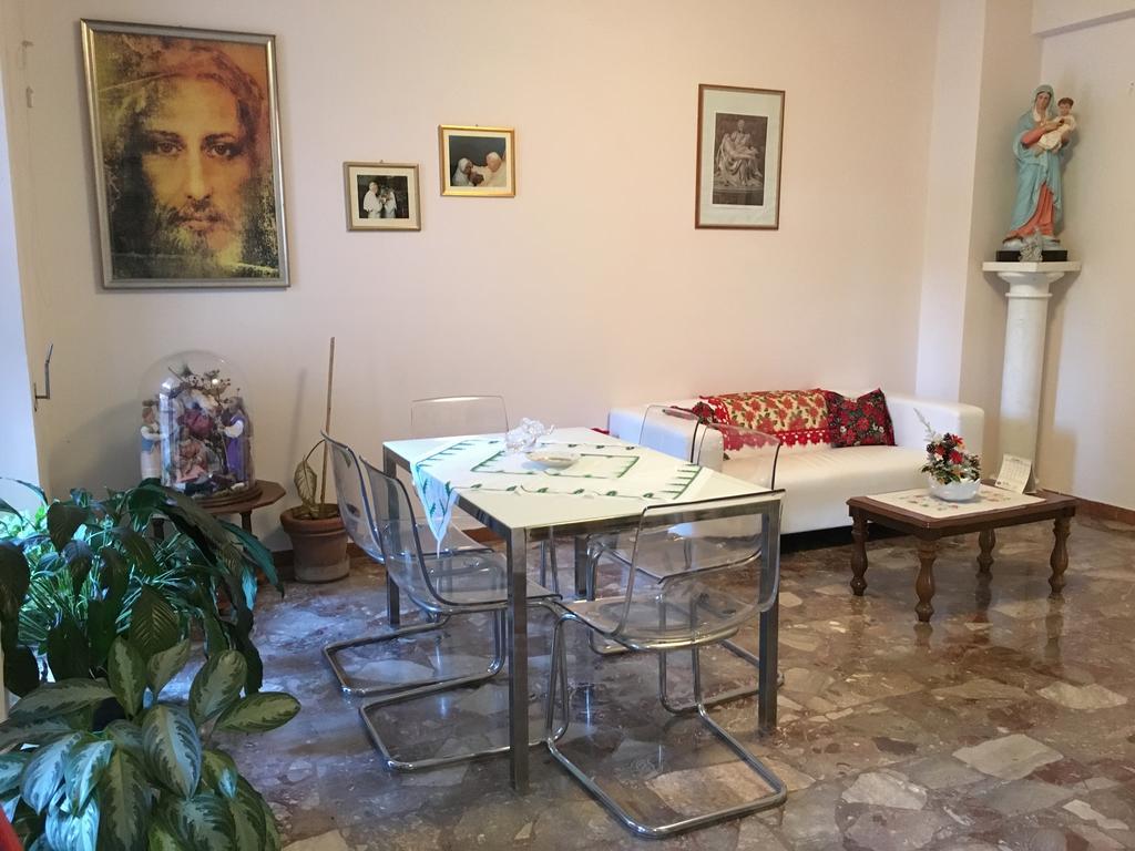 Casa Nostra Signora Hotel Isola Farnese ภายนอก รูปภาพ
